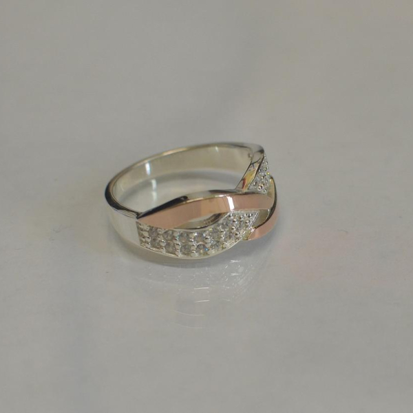 Срібна каблучка з фіанітами