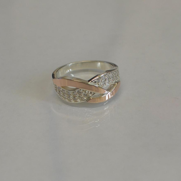 Срібна каблучка з фіанітами