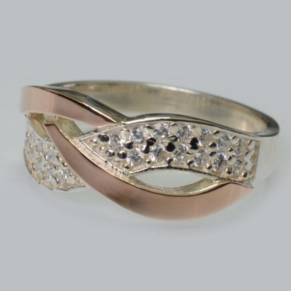 Срібна каблучка з фіанітами