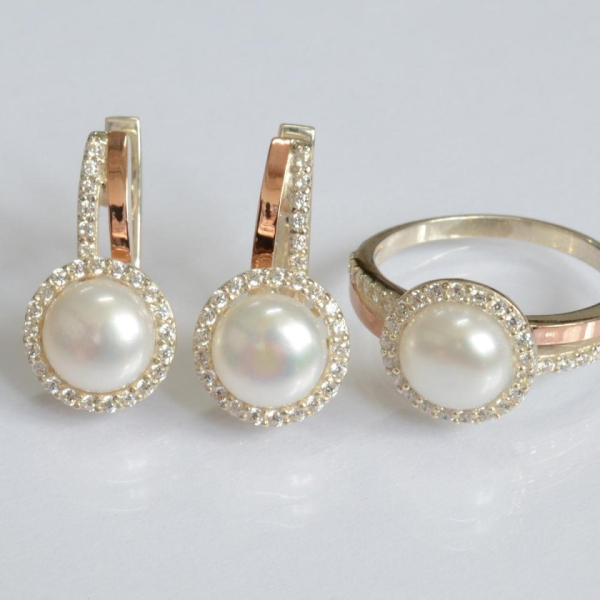 Серебряный комплект с жемчугом