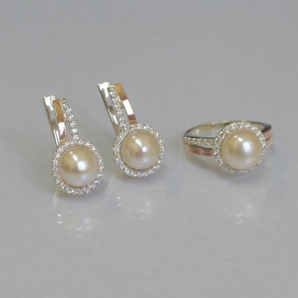 Серебряный комплект с жемчугом