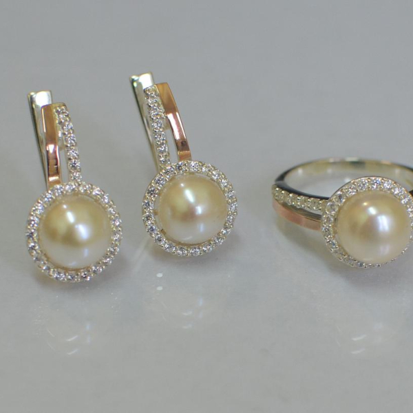 Серебряный комплект с жемчугом