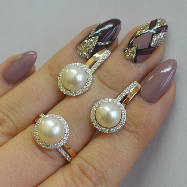 Серебряный комплект с жемчугом