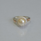 Срібна каблучка з жемчугом
