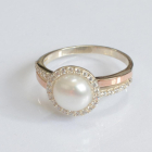Срібна каблучка з жемчугом