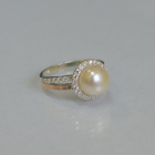 Срібна каблучка з жемчугом