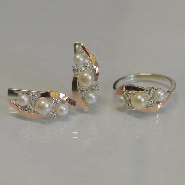 Серебряный набор с жемчугом