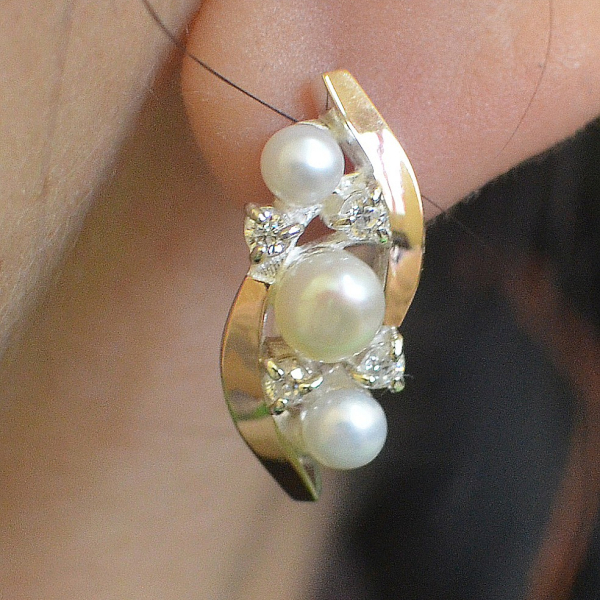 Срібні сережки з жемчугом