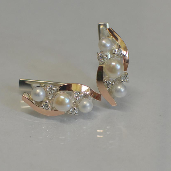 Срібні сережки з жемчугом