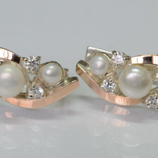 Срібні сережки з жемчугом