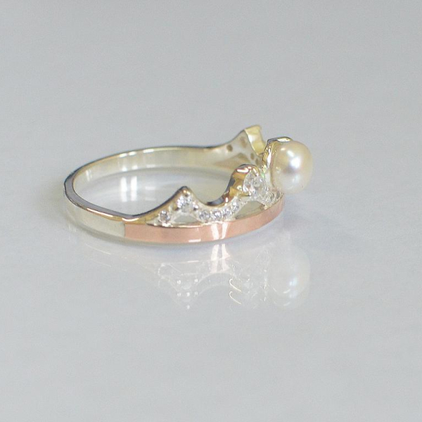 Срібна корона з жемчугом