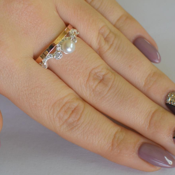 Срібна корона з жемчугом