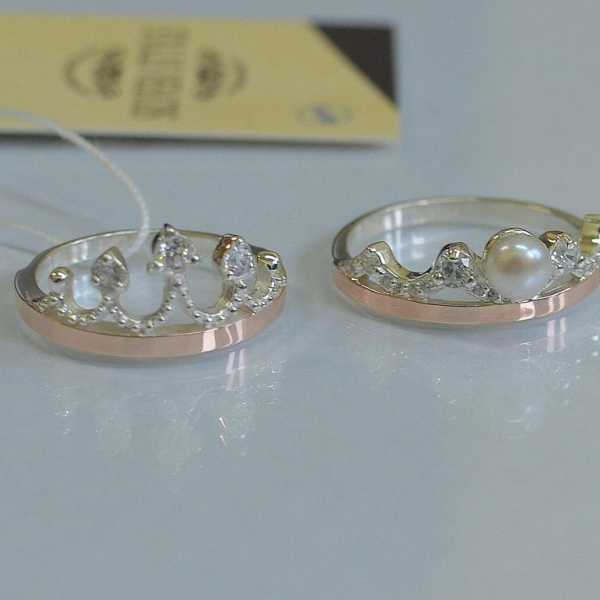 Срібна корона з жемчугом