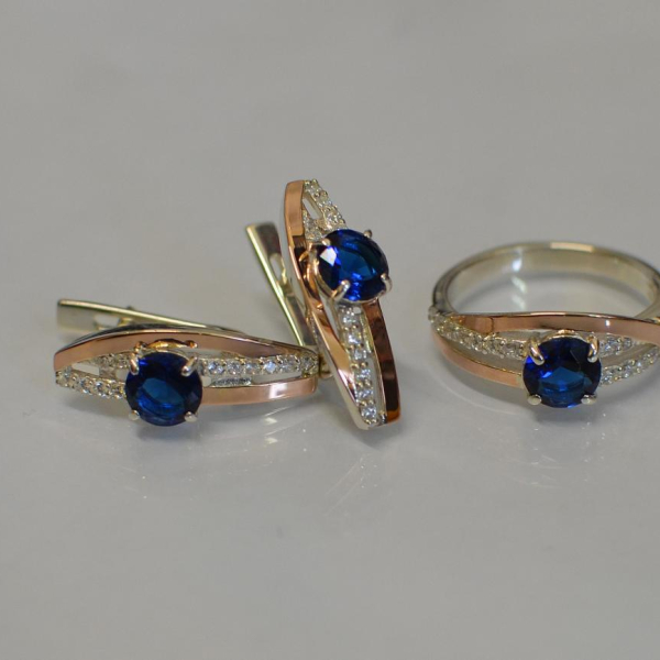 Серебряный набор с золотыми вставками