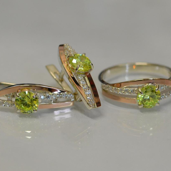 Серебряный набор с золотыми вставками