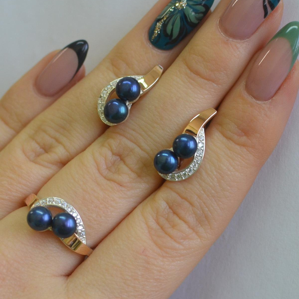 Срібний набір прикрас з перлинами