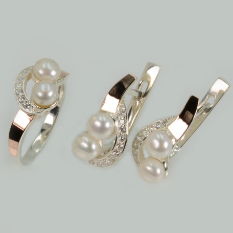 Серебряный набор украшений с жемчугом