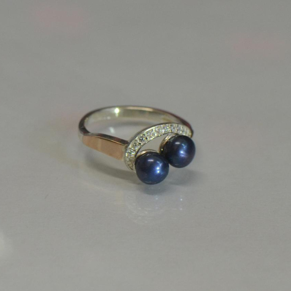 Срібна каблучка з жемчугом