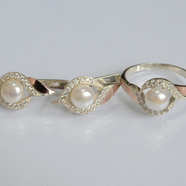 Серебряный набор с золотыми вставками и жемчугом