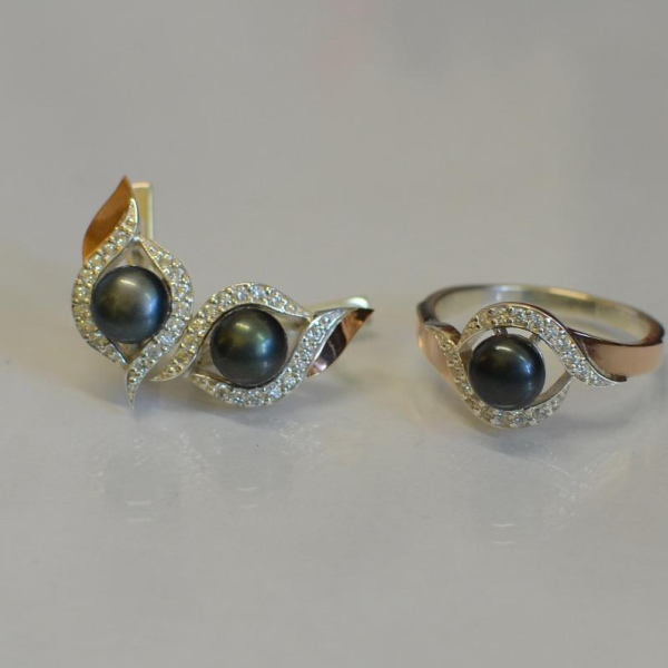 Серебряный набор с золотыми вставками и жемчугом