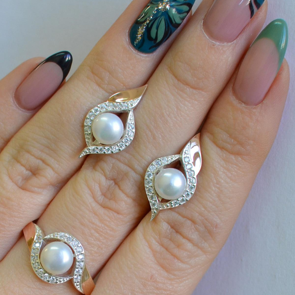 Серебряный набор с золотыми вставками и жемчугом