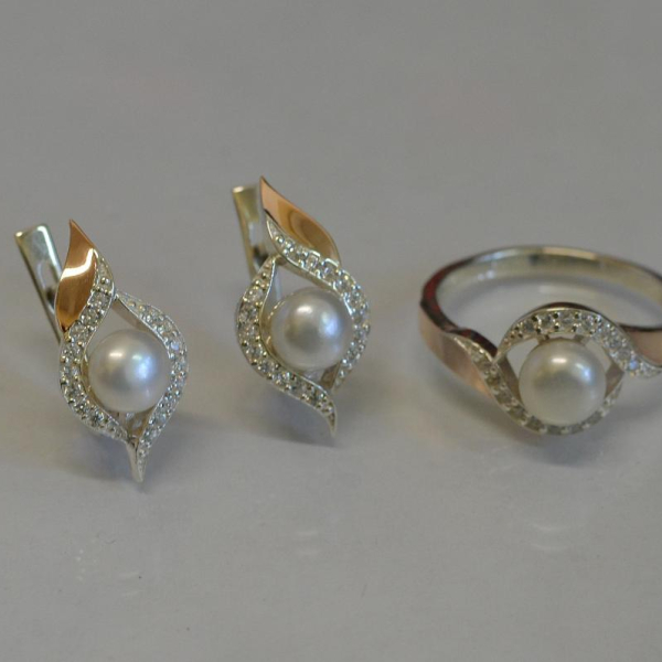 Серебряный набор с золотыми вставками и жемчугом