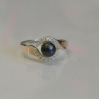 Срібна каблучка з золотоми вставками та перлиною