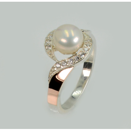 Серебряное кольцо с золотыми вставками и жемчугом