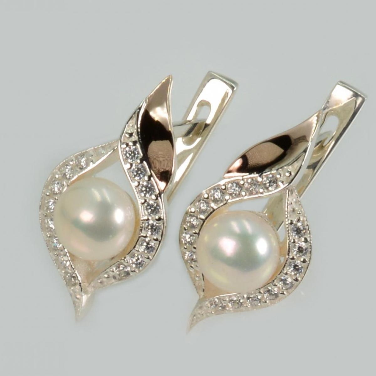 Срібні сережки з перлинами