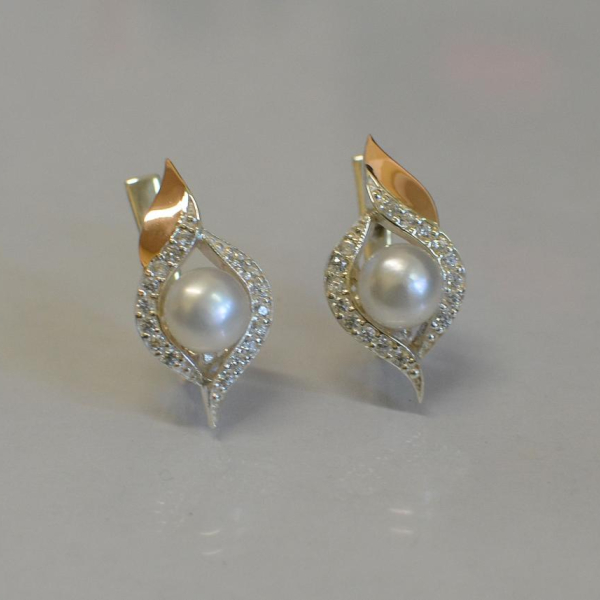 Срібні сережки з перлинами