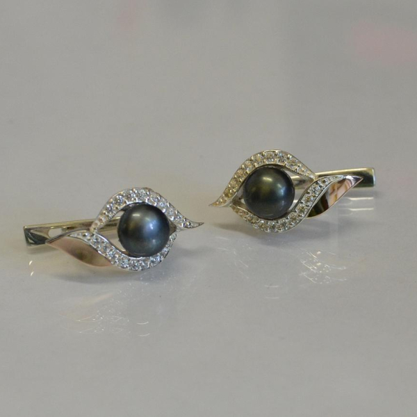 Срібні сережки з перлинами