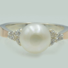 Срібна каблучка з жемчугом