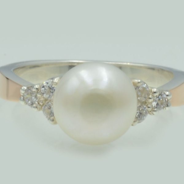 Срібна каблучка з жемчугом