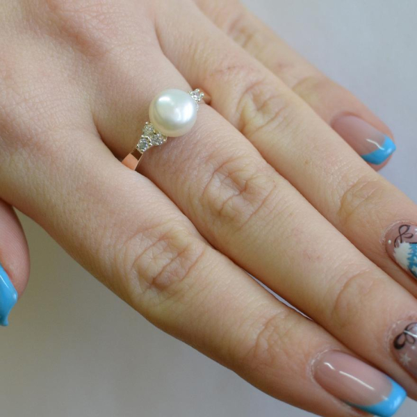 Срібна каблучка з жемчугом