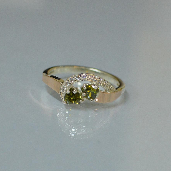 Срібна каблучка з серцями