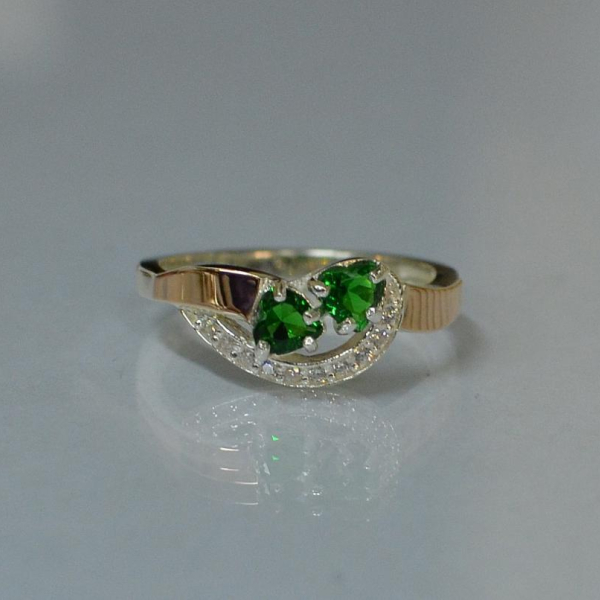 Срібна каблучка з серцями