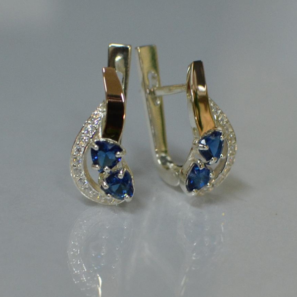 Срібні сережки з серцями