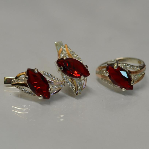 Серебряный набор с золотыми пластинами