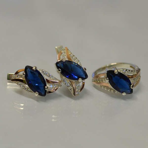 Серебряный набор с золотыми пластинами