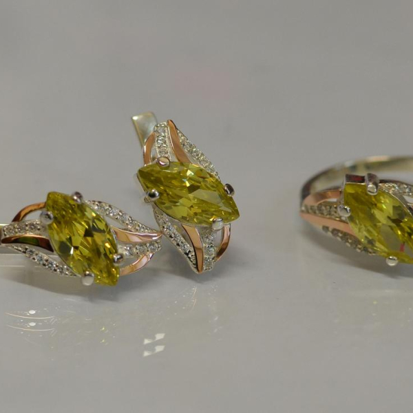 Серебряный набор с золотыми пластинами