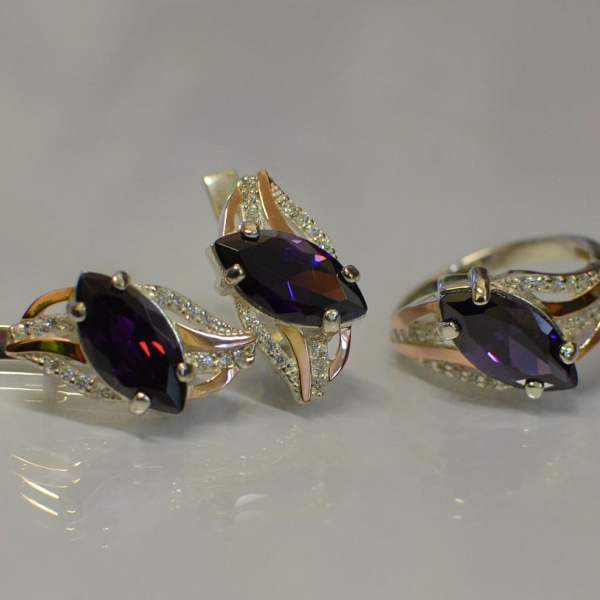 Серебряный набор с золотыми пластинами