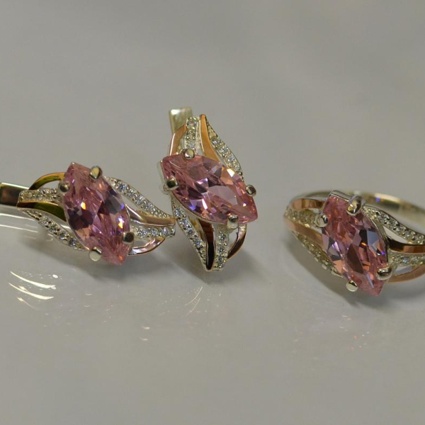 Серебряный набор с золотыми пластинами