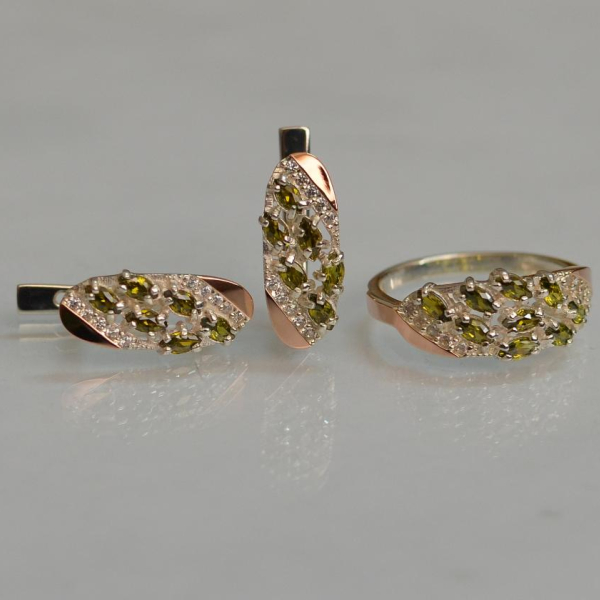 Срібний набір з золотими пластинами