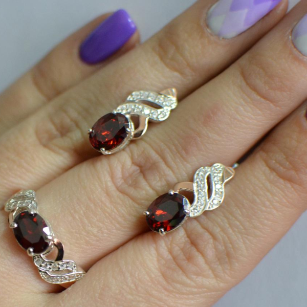 Срібний гарнітур