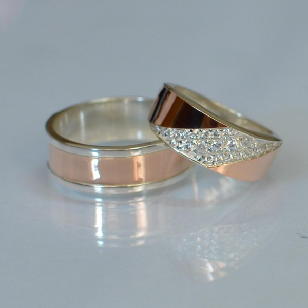 Пара обручок