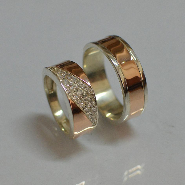 Пара обручок