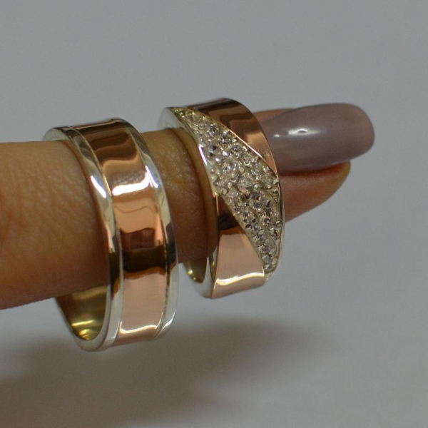 Пара обручок