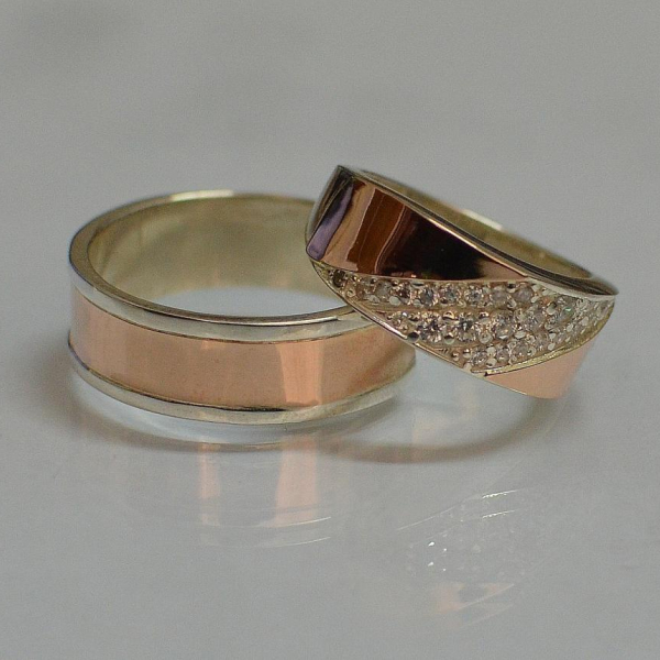 Пара обручок