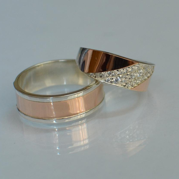 Пара обручок