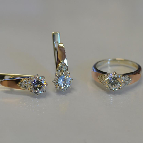 Срібний набір з золотими вставками